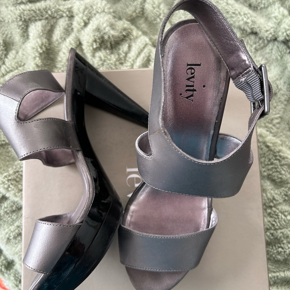 Levity Gray Sandals with Chunky Platform Sole